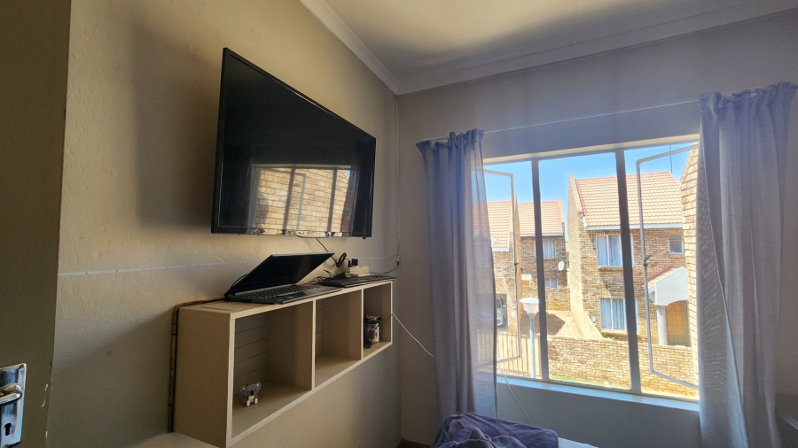 To Let 3 Bedroom Property for Rent in Baillie Park North West